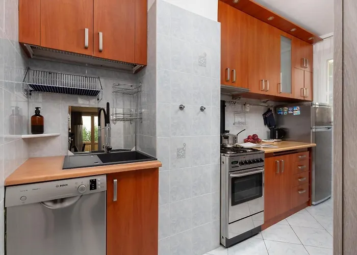 דירה Family With Balcony In By Renters